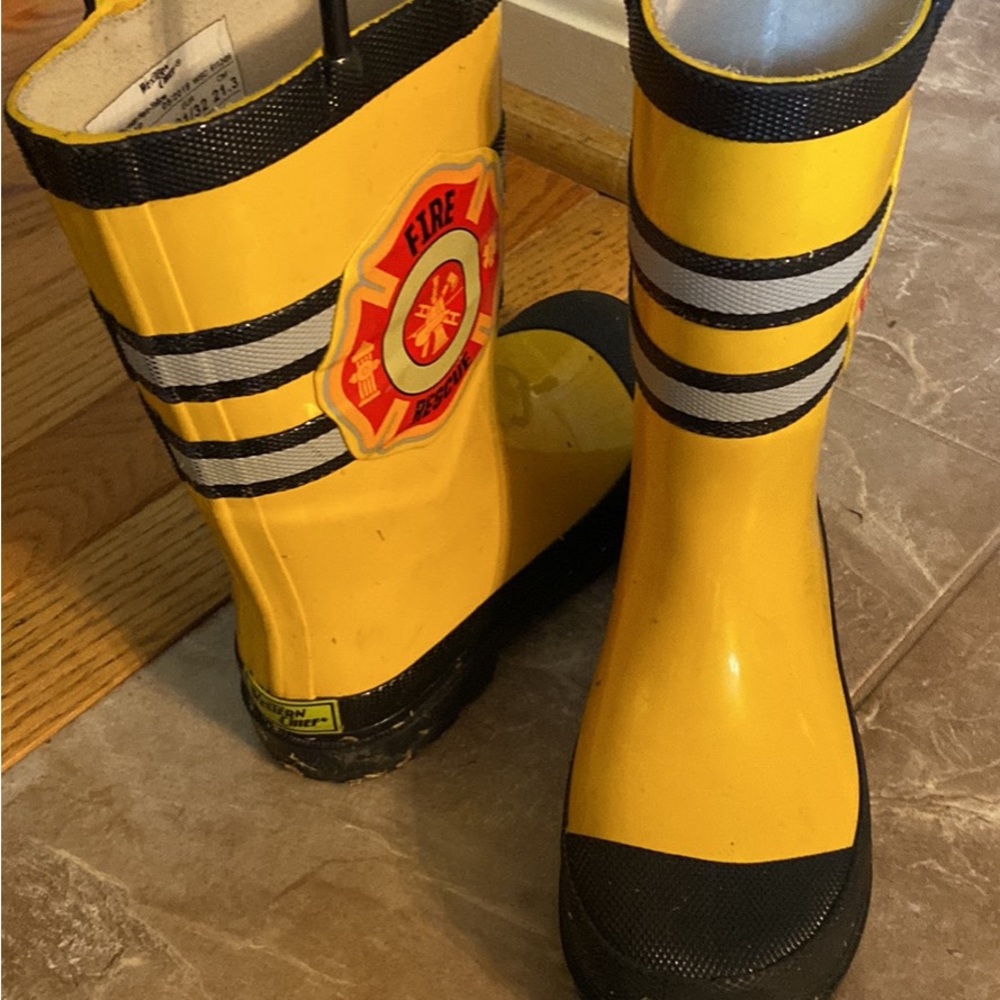 Kids rain boots